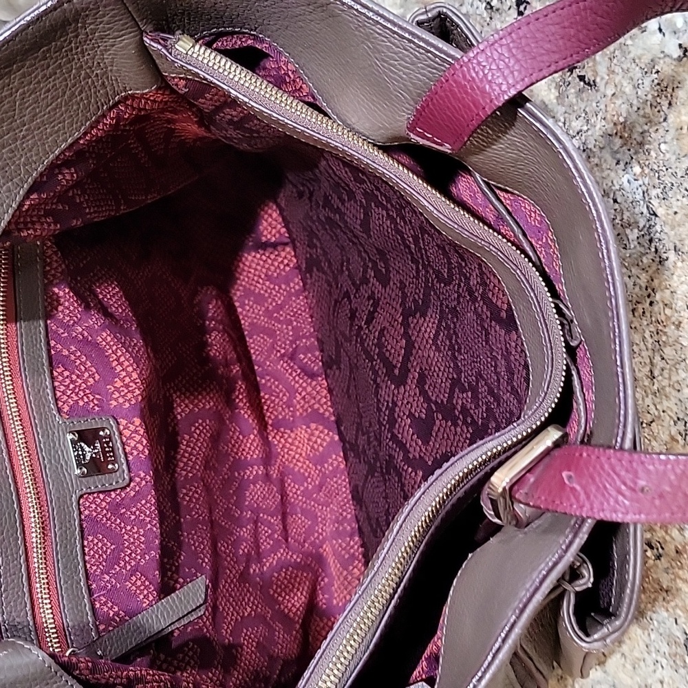 MCM Elegant Gray Leather Tote Bag MADE IN ITALY - Picture 8 of 13